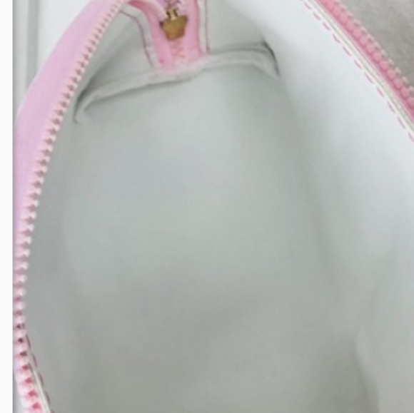 Sanrio Hello Kitty Travel Cosmetic Case Med Sm and FREE Hello Kitty earrings - Picture 6 of 7